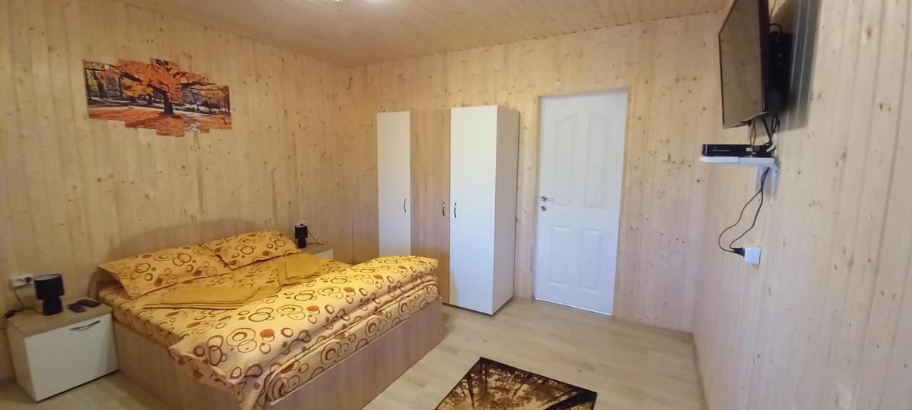 Villa Casa Claudiu Ieşelniţa Esterno foto